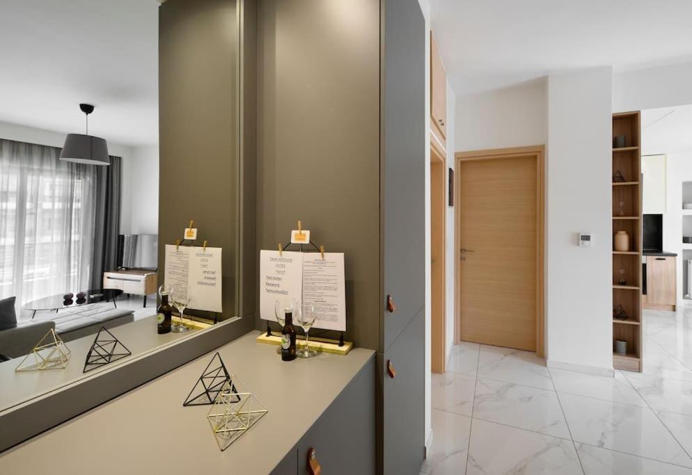 Twin Superior Suites Thessaloniki Exterior photo