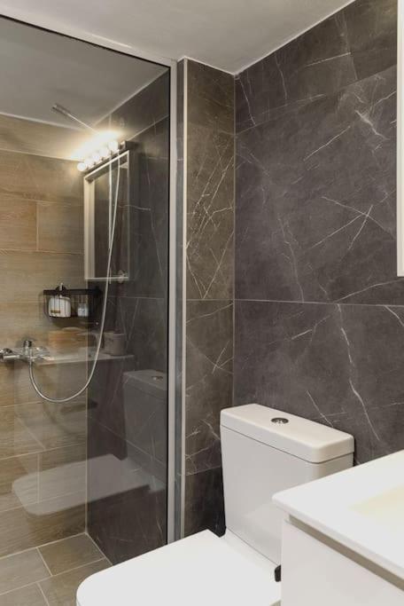 Twin Superior Suites Thessaloniki Exterior photo